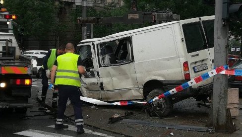 Dete (20) poginulo u saobraćajnoj nesreći kod Vlade Srbije