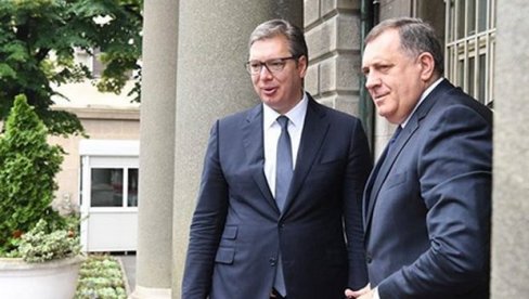 MUŠKARAC UHAPŠEN ZBOG PRETNJI: Jedino metak Vučiću i Dodiku