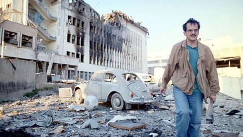 АМЕРИКА ХТЕЛА ДА БУДЕТЕ ЊЕНИ ВАЗАЛИ: Професор Борис Шмељов о разлозима Вашингтона који су довели до агресије на Југославију АМЕРИКА ХТЕЛА ДА БУДЕТЕ ЊЕНИ ВАЗАЛИ: Професор Борис Шмељов о разлозима Вашингтона који су довели до агресије на Југославију