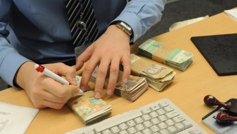 ПРОСЕЧНА ПЛАТА 58.892 ДИНАРА: Повећање за 6,3 одсто него у истом месецу прошле године