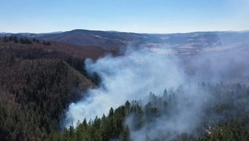 POŽARI U HERCEGOVINI: Vatra stigla blizu kuća kod sela Zupci u Trebinju, plamen zapalio čovek?