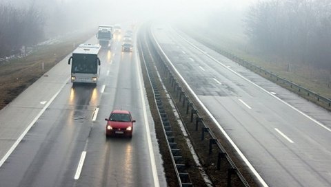 ВОЗАЧИ ОПРЕЗ У САОБРАЋАЈУ: Вечерас се у овом делу земље очекује киша и олујни ветар