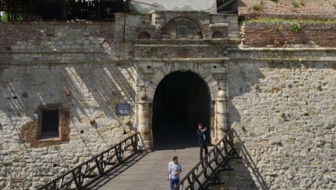 RADOVI DEVET MLADIH UMETNIKA: Izložba u Sahat kapiji na Kalemegdanu do 10. aprila