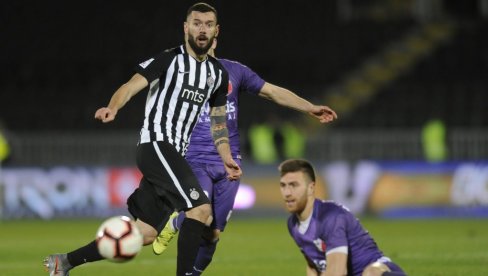 PROBLEM ZA PARTIZAN PRED DERBI: Vezista se povredio na treningu