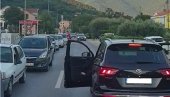 POLICIJA ZAUSTAVILA KOLONU: „Presečena auto litija od Budve do Novog