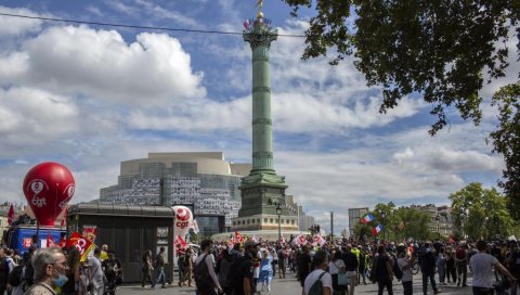 НЕЗАДОВОЉСТВО У ФРАНЦУСКОЈ: Протест медицинара прерастао у сукоб са полицијом