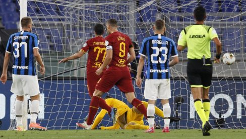 GOLEADA U DERBIJU: Četiri gola i podela bodova u duelu Rome i Intera