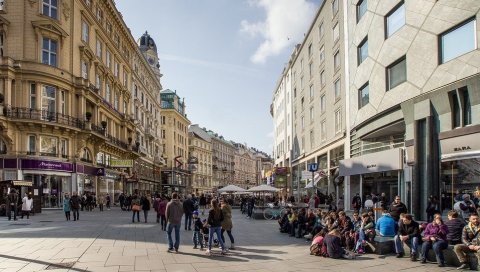 АУСТРИЈА ВРАТИЛА МАСКЕ: Ништа од потпуне релаксације мера