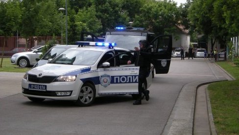 PRITVOR ZVOG DROGE I SUDARA: Krio amfetamin pa udario policijski automobil