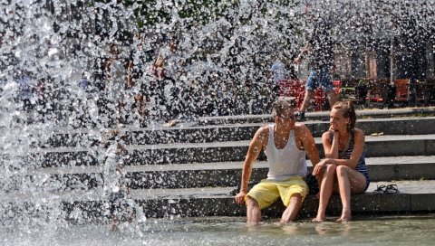 ВРАЋАЈУ СЕ ВИСОКЕ ТЕМПЕРАТУРЕ: Објављена најновија временска прогноза, ево какво нас време чека до краја месеца