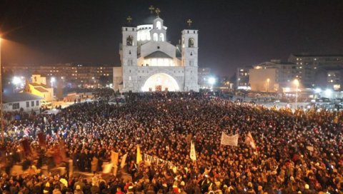 РЕЖИМ У ПОДГОРИЦИ ТРАЖИ: СПЦ да се после ОСАМ ВЕКОВА региструје, јеховини сведоци не морају