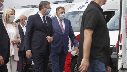 PREDSEDNIK VUČIĆ SUTRA URUČUJE RESPIRATORE REPUBLICI SRPSKOJ: Donaciju će preuzeti Milorad Dodik