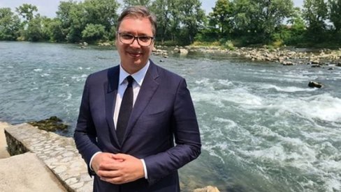 KRATAK PREDAH: Vučić objavio fotografiju pored Vrbasa (FOTO)