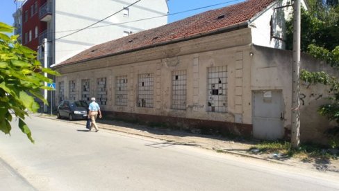 VRTIĆ UMESTO FABRIKE: Ukloniće 14,5 tona krovnog pokrivača od azbesta