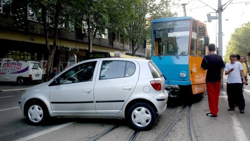 КАЗНЕ И ДО 25.000: Око соколово мотри на возаче - ово је списак прекршаја који ће вас скупо коштати