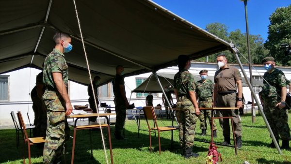 МИНИСТАР ОДБРАНЕ: Подофицири су кичма војске и она жели да улаже у њих