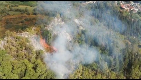 ВЕЛИКИ ПОЖАР У ЦРНОЈ ГОРИ: Ватрогасци се боре са стихијом, полиција тражи пиромана (ФОТО)