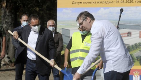 SRBIJA ĆE POBEDITI KORONU: Vučić - za četiri meseca smo izgradili ovu velelepnu bolnicu! (FOTO)