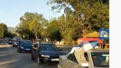 VELIČANSTVENA AUTO LITIJA U NIKŠIĆU: Kilometarska kolona uz zaglušujuće sirene i skandiranje - ne damo svetinje (VIDEO)