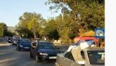 ВЕЛИЧАНСТВЕНА АУТО ЛИТИЈА У НИКШИЋУ: Километарска колона уз заглушујуће сирене и скандирање - не дамо светиње (ВИДЕО)