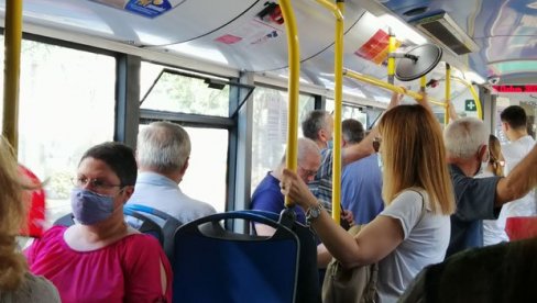 DETALJI NAPADA U TOŠINOM BUNARU: Vozač automobila upao u autobus, putnica povređena zbog naglog kočenja