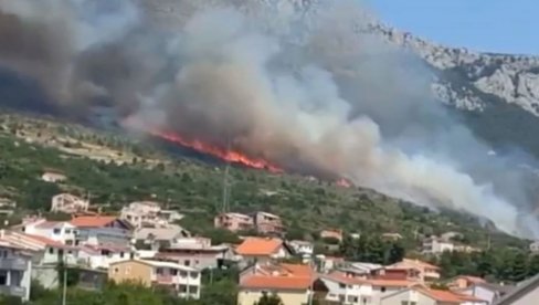 VATRENA STIHIJA U DALMACIJI: Izbio veliki šumski požar, vatra preti kućama