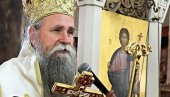 VLADIKA JOANIKIJE I DALJE POZITIVAN: Lekari prate stanje episkopa, on je na kućnom lečenju, a evo i gde