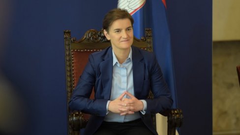 PAMETNE KLUPE ZA OSNOVNE ŠKOLE, BRNABIĆ: Digitalizacija i obrazovanje ostaju prioriteti