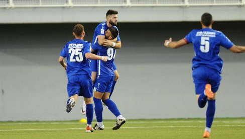 ŠOK NA MARAKANI: Radnik skinuo penal Zvezdi, pa poveo! (VIDEO)