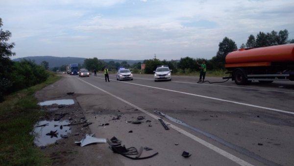 ТЕЖАК УДЕС КОД УЖИЦА: Погинула жена, повређено двоје