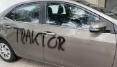 PALI TRAKTOR I UBIJ SRBINA: Antisrpski grafiti na automobilu beogradskih tablica u Splitu