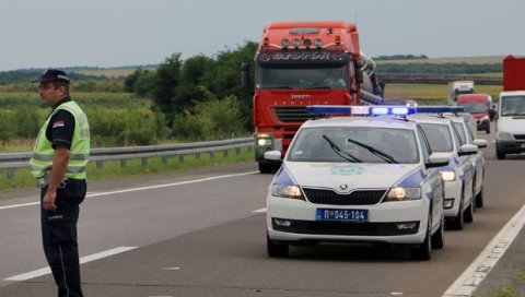 УДЕС НА ОБИЛАЗНИЦИ ОКО БЕОГРАДА: Због несреће успорен саобраћај