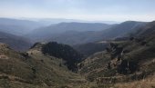 PLANINA JE LEPA, ALI I OPASNA: U kanjonu iznad staroplaninskog sela Topli Do, kamena stena povredila planinarku