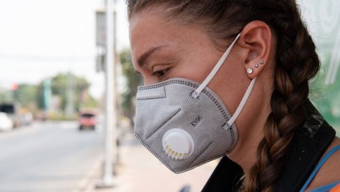 ŠEF CDC: Maske možda štite bolje nego što će vakcina