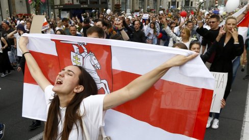 IZDVOJILI MILIONE ZA NEVLADINE ORGANIZACIJE U BELORUSIJI: Ruše Lukašenka svim sredstvima, Poljaci kreću u diplomatsku ofanzivu