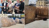 ISTORIJSKI DAN ZA BEOGRAD: Počelo svečano postavljanje spomenika Stefanu Nemanji, svedok osam vekova naše državnosti (FOTO/VIDEO)