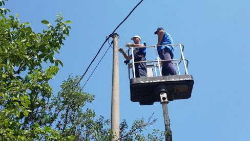 RASVETA PRIPALA JKP „ŠUMADIJA“ :  Ova firma je već nabavila opremu i formirala tri ekipe koje će obavljati posao u gradu i okolini