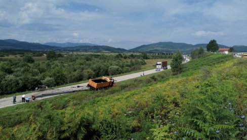 PREVRNUO SE KAMION: Na putu Sarajevo - Tuzla