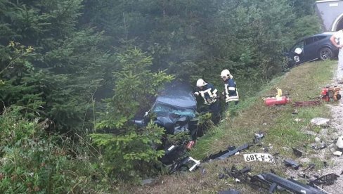 ТРИ ПОРОДИЦЕ У ЦРНО ЗАВИЈЕНЕ: Од почетка августа у удесима већ 14 страдалих