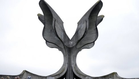 „JASENOVAC-PRAVO NA NEZABORAV“: Izložba u Muzeju „21.oktobar“ u Kragujevcu