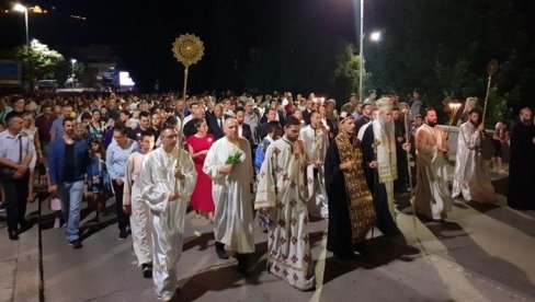 НИ ТРЕБИЊЕ НЕ ДА СВЕТИЊЕ: У срцу Херцеговине, литијом су обележени слава града и саборног храма