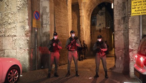 BILANS ŽESTOKIH SUKOBA U JERUSALIMU: Kamenice na vodene topove i gumene metke - povređeno 205 Palestinaca i 17 izraelskih policajaca,