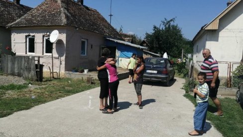 ŠTA SAM DRUGO MOGLA... Ispovest devojčice (12) koja je optužila očuha za silovanje na zadnjem sedištu automobila ŠTA SAM DRUGO MOGLA... Ispovest devojčice (12) koja je optužila očuha za silovanje na zadnjem sedištu automobila