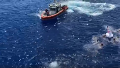 TELA I DELOVI OLUPINE PLUTAJU OKEANOM: Strašne vesti iz Indonezije, pronađeni ostaci srušenog aviona (FOTO)