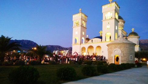 BAR VEČERAS GRMI! Litija će biti svakog dana - krsni hod neće stati, ni pre ni posle izbora (FOTO)