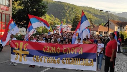 SAMO SLOGA SVETINJE SPASAVA: Bjelopoljci ne posustaju u odbrani svetinja (FOTO/VIDEO)