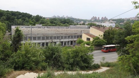 LIDER RAKOVICE I GRAĐANI ZABRINUTI: Obrada otpada preblizu kuća