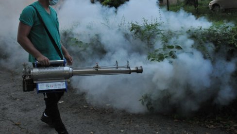 BORBA PROTIV KOMARACA: Zamagljivanjem suzbijaju odrasle forme