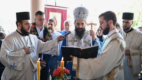 ПИРОЋАНЦИ ОБЕЛЕЖИЛИ ГРАДСКУ СЛАВУ: Због короне само литургија, без литије и вашара