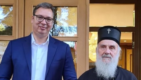 VUČIĆ ČESTITAO ROĐENDAN PATRIJARHU IRINEJU: Želim vam da dugo upravljate kormilom SPC za dobro našeg naroda i crkve (FOTO)